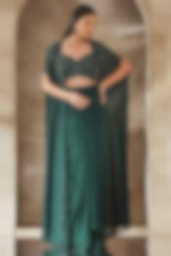 Emerald Green Organza Embroidered Cape Set by Seema Thukral at Pernia's Pop Up Shop