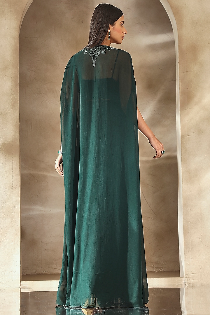 Emerald Green Organza Embroidered Cape Set by Seema Thukral at Pernia's Pop Up Shop