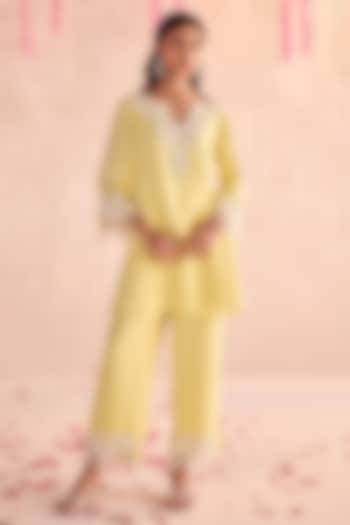 Lemon Yellow Habutai Silk Embellished Kurta Set by Seema Thukral at Pernia's Pop Up Shop