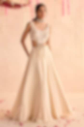 Ivory Organza Embellished Wedding Lehenga Set by Seema Thukral at Pernia's Pop Up Shop