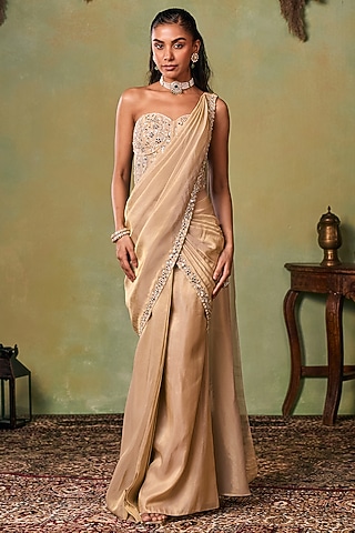 Glitter Gold Tissue Embellished Pre-Stitched Saree Set by Seema Thukral