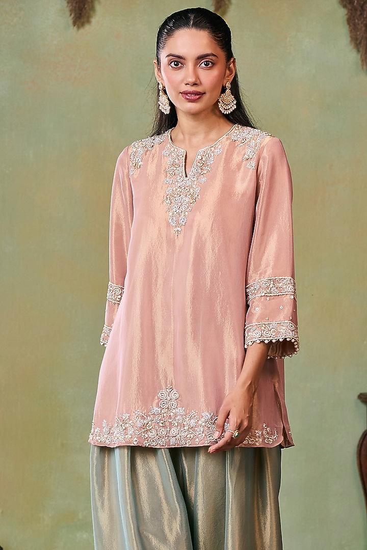 Rose Gold Tissue Embellished Kurta Set by Seema Thukral at Pernia's Pop Up Shop