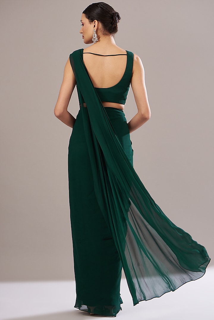 Emerald Green Georgette Draped Wedding Saree Set by Seema Thukral at Pernia's Pop Up Shop