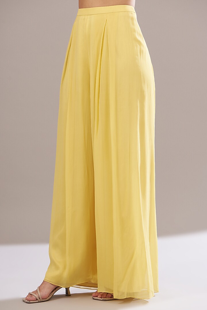 Yellow Georgette Embellished Kurta Set by Seema Thukral at Pernia's Pop Up Shop