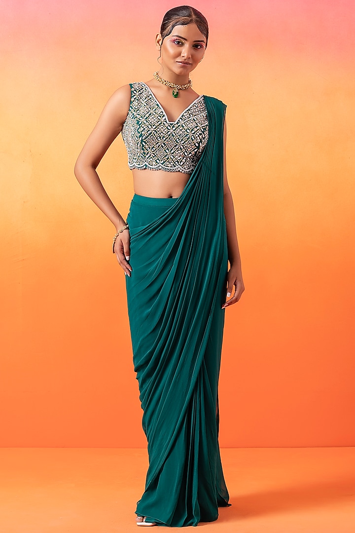 Emerald Green Georgette Pre-Stitched Wedding Saree Set by Seema Thukral at Pernia's Pop Up Shop