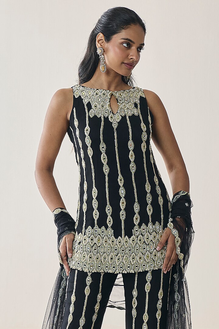 Black Georgette Embellished Kurta Set by Seema Thukral at Pernia's Pop Up Shop
