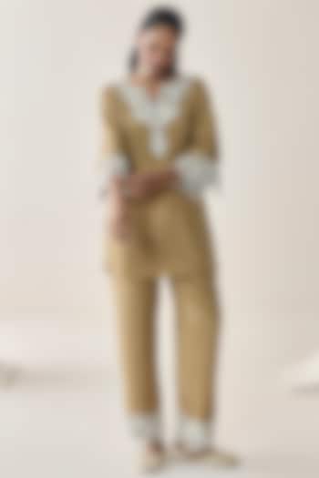 Gold Habutai Silk Aari Hand Embellished Kurta Set by Seema Thukral at Pernia's Pop Up Shop