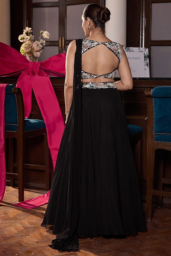 Black Georgette & Organza Pre-Draped Wedding Saree Set by Seema Thukral at Pernia's Pop Up Shop