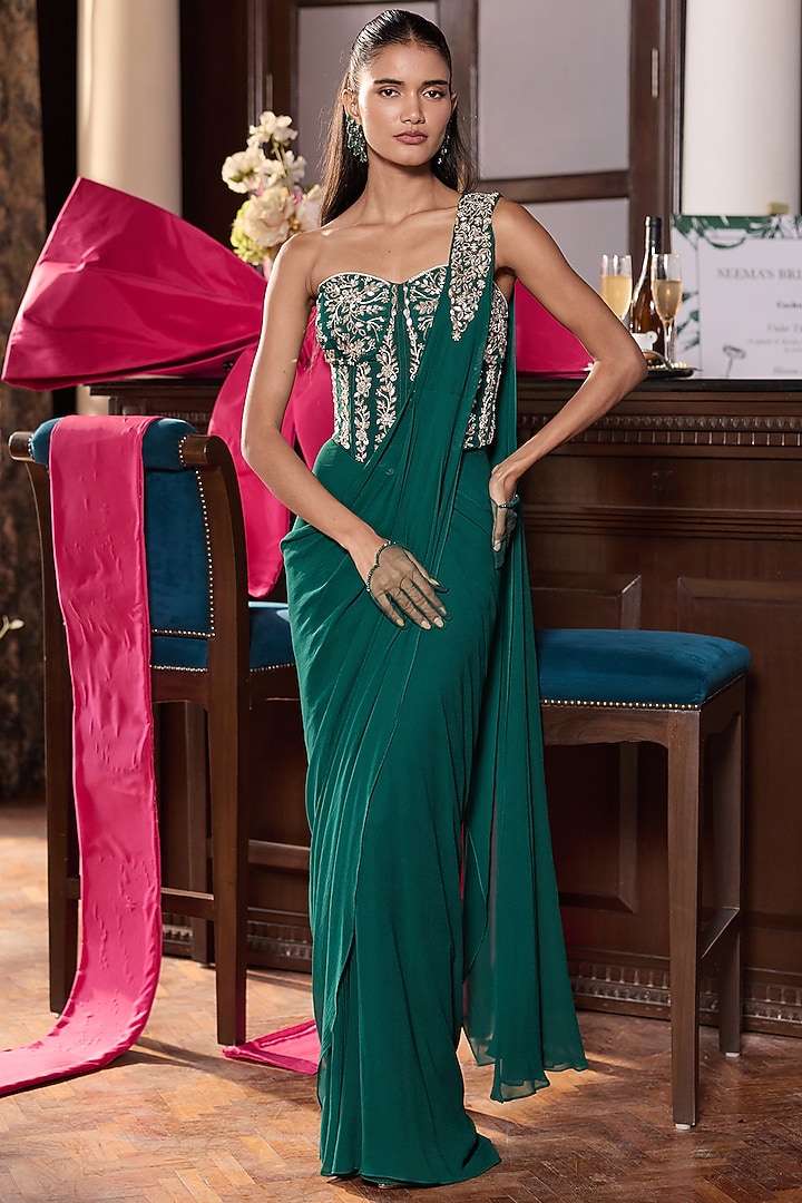 Emerald Green Organza Embellished Pre-Stitched Wedding Saree Set by Seema Thukral at Pernia's Pop Up Shop