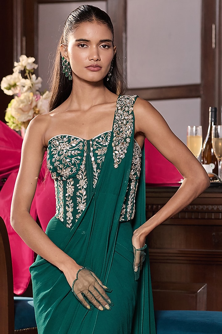 Emerald Green Organza Embellished Pre-Stitched Wedding Saree Set by Seema Thukral at Pernia's Pop Up Shop
