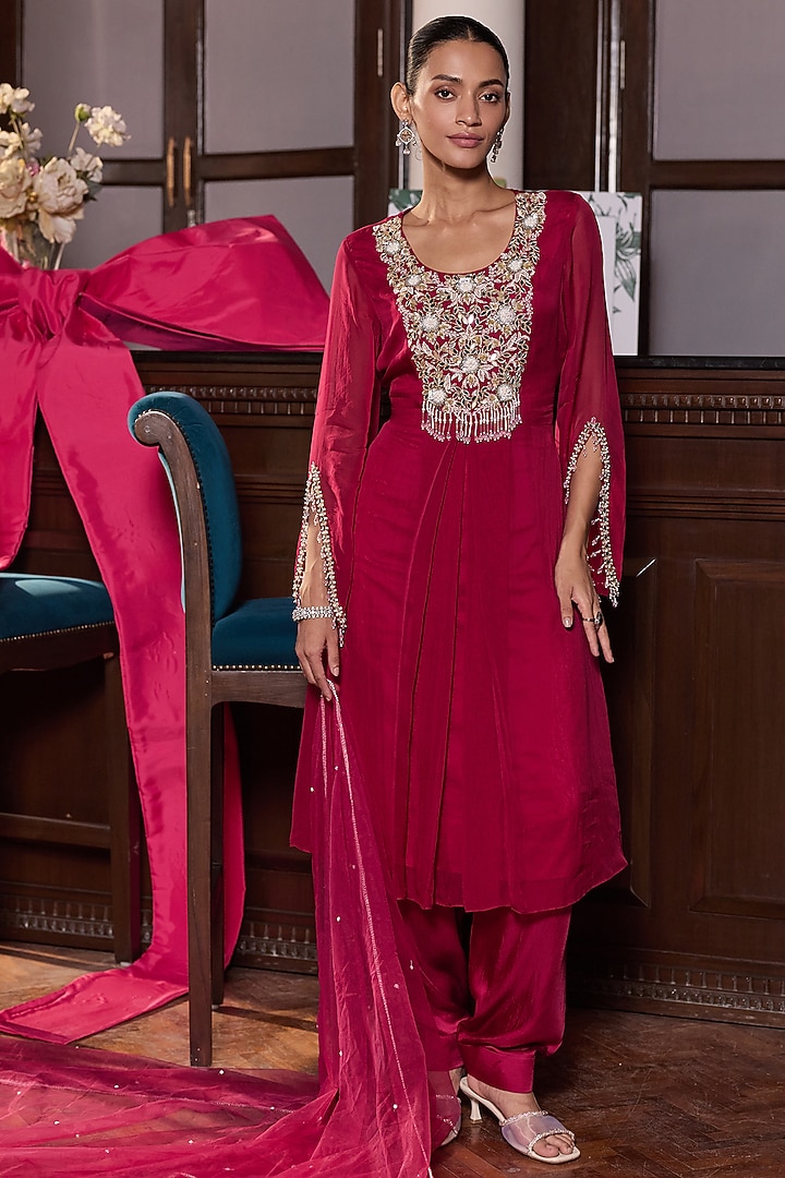 Berry Pink Organza & Satin Embellished Kurta Set by Seema Thukral at Pernia's Pop Up Shop