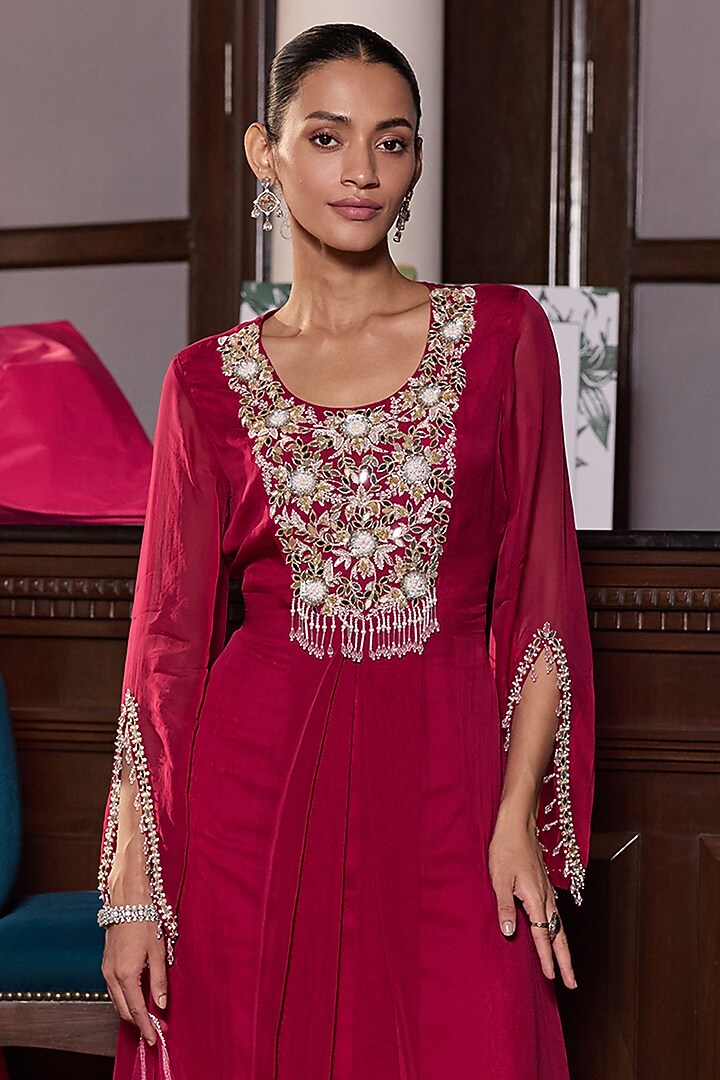 Berry Pink Organza & Satin Embellished Kurta Set by Seema Thukral at Pernia's Pop Up Shop