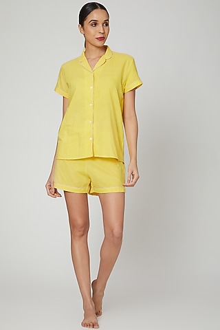 Yellow Shirt With Shorts by Stitch