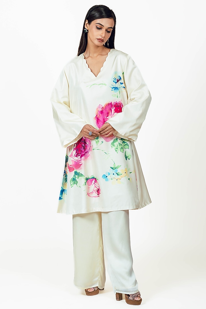 White Satin Floral Digital Printed Kurta Set by Studio 113 at Pernia's Pop Up Shop