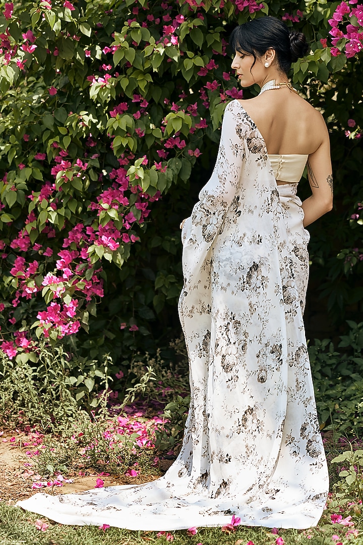 White Chiffon Floral Abstract Printed Party Wear Saree Set by Studio 113 at Pernia's Pop Up Shop