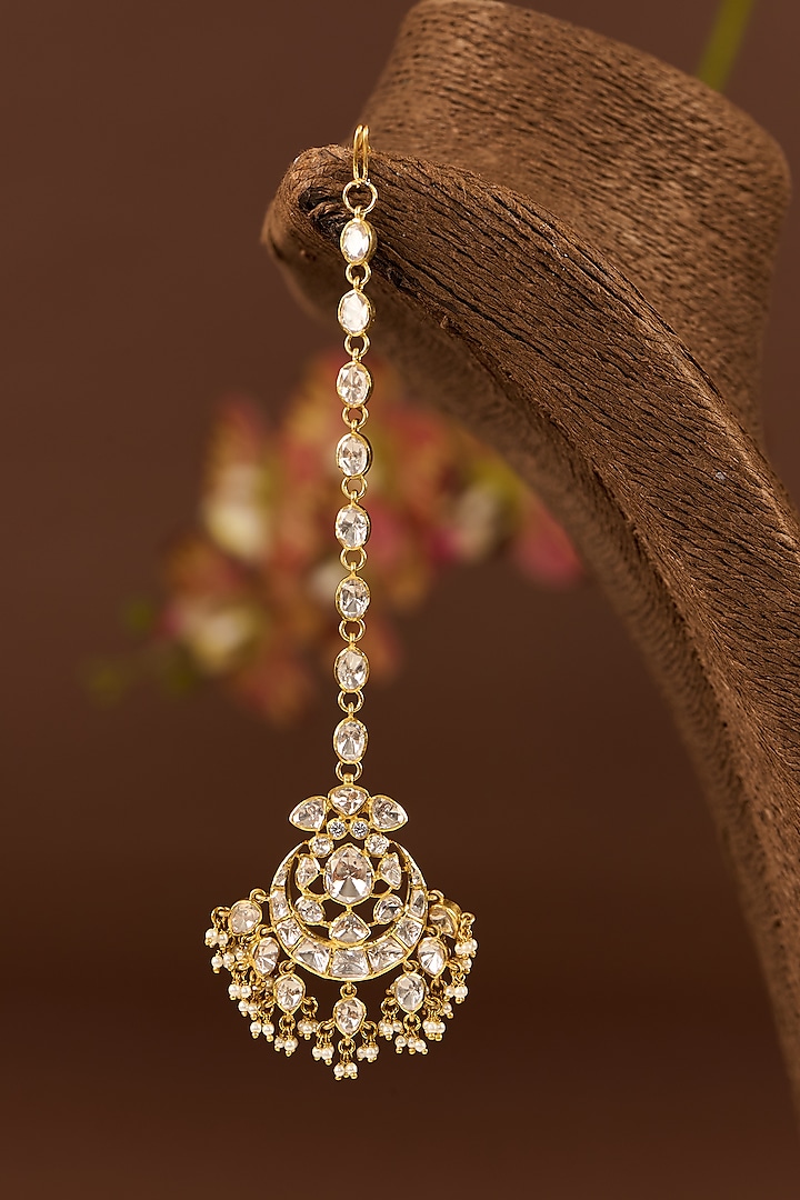 Gold Finish Moissanite Polki & Pearl Maang Tikka In Sterling Silver by STELLA CREATIONS at Pernia's Pop Up Shop