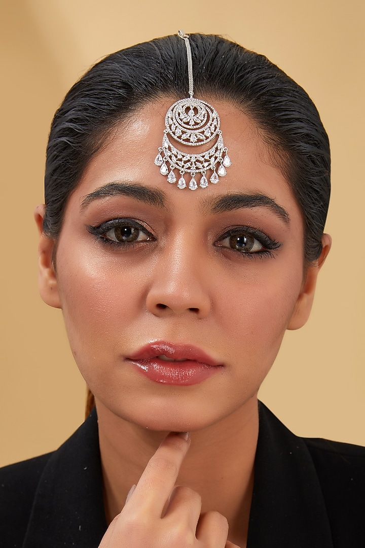 White Finish Zircon Maangtikka In Sterling Silver by STELLA CREATIONS at Pernia's Pop Up Shop