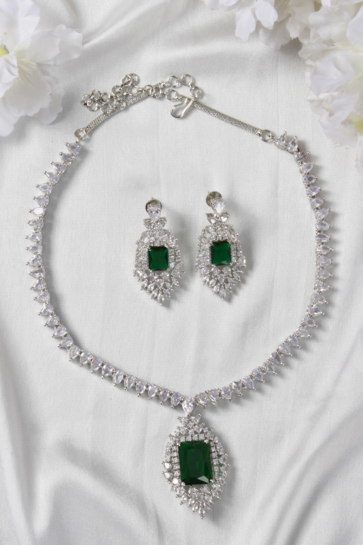 Silver Finish factory white and green colour necklace set for women