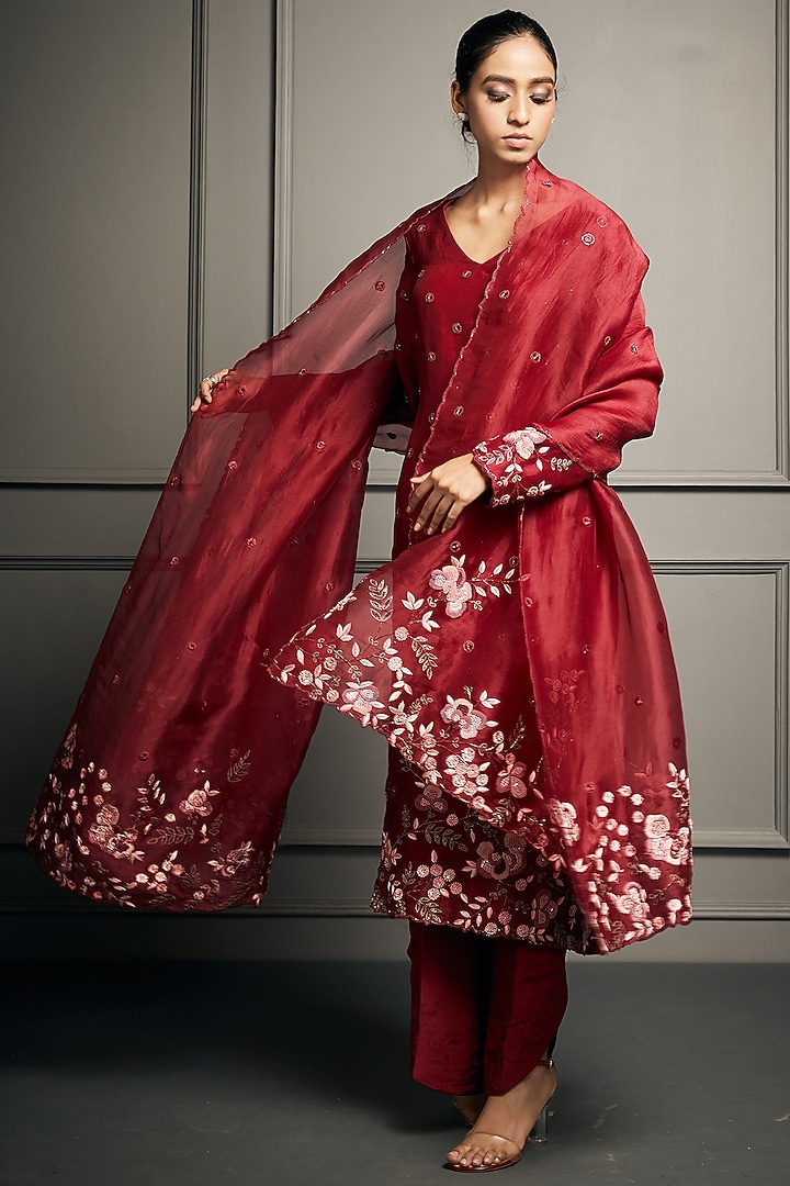 Pomegranate Pink Zardosi Embroidered Kurta Set by Stotram at Pernia's Pop Up Shop