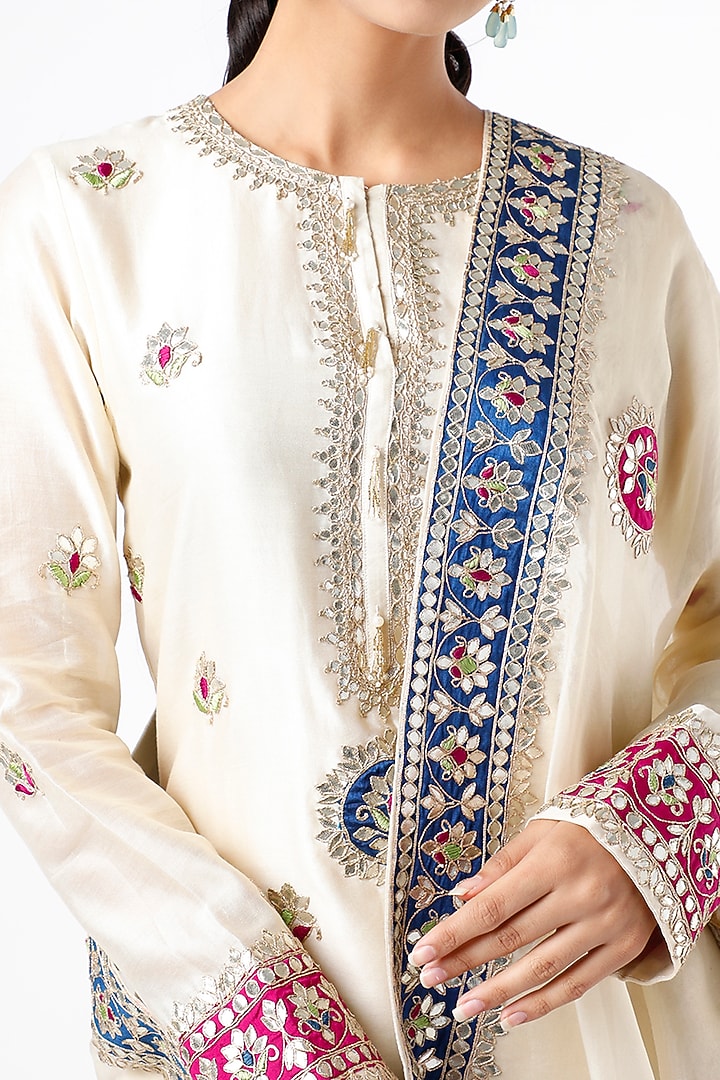 Ivory Hand Embroidered Kurta Set by Stotram at Pernia's Pop Up Shop