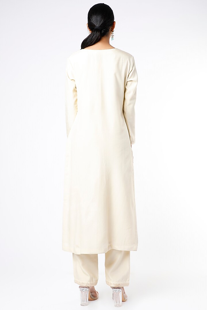 Ivory Embroidered Kurta Set by Stotram at Pernia's Pop Up Shop