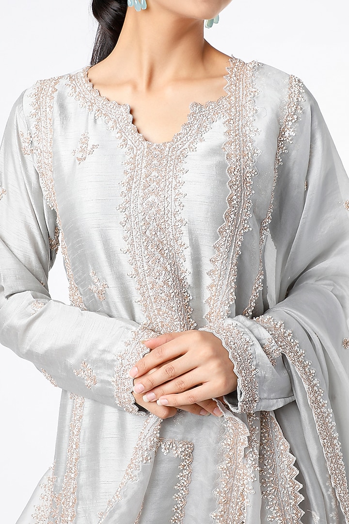 Grey Hand Embroidered Kurta Set by Stotram at Pernia's Pop Up Shop