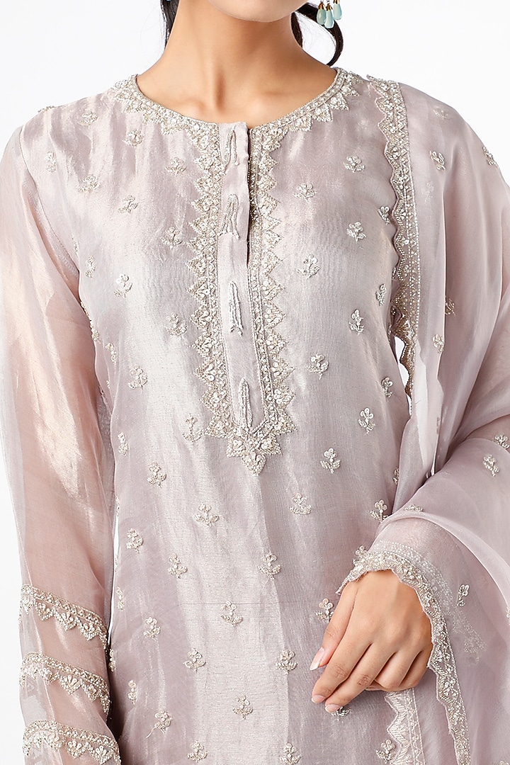 Blush Pink Hand Embroidered Kurta Set by Stotram at Pernia's Pop Up Shop