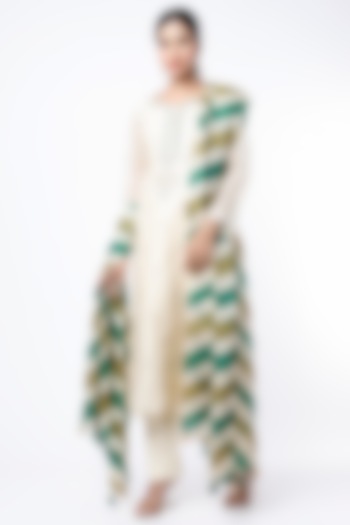 Off- White Hand Embroidered Kurta Set by Stotram