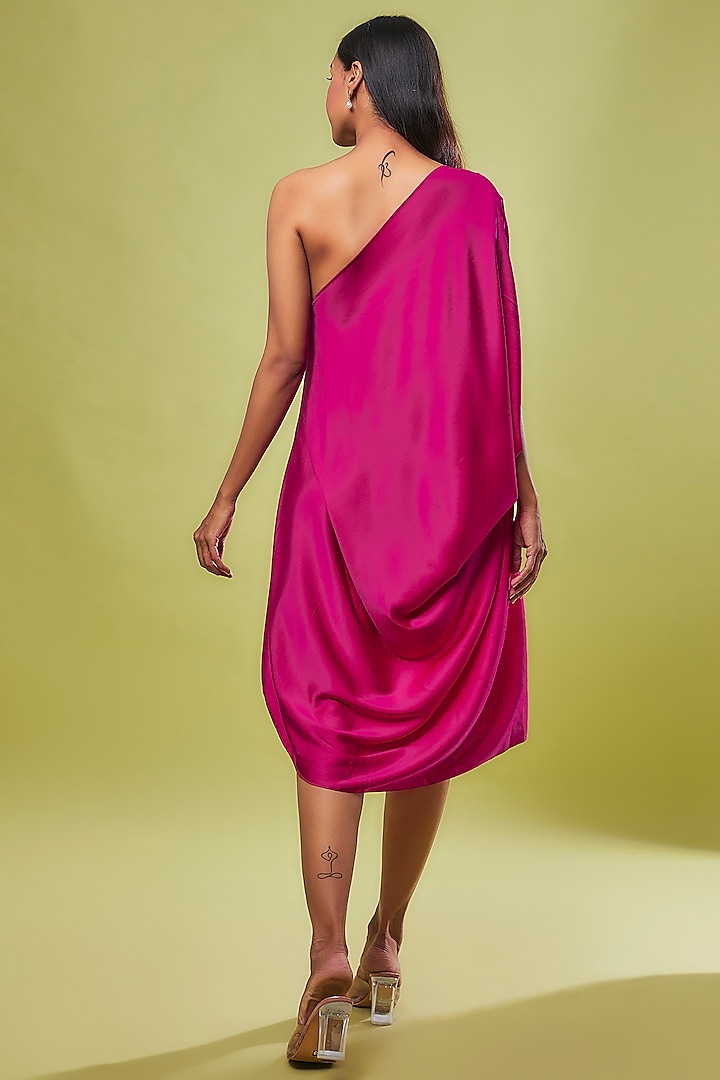 Super Comfy Silk Gown. – fashiondwarclothing