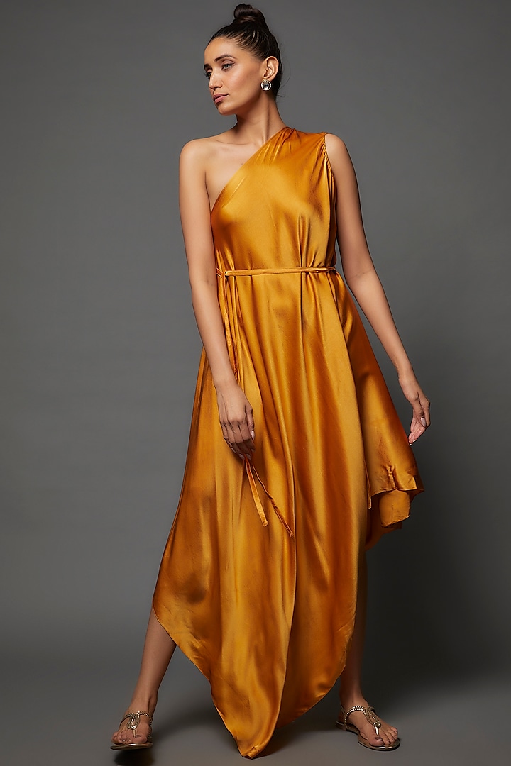 Gold Silk One-Shoulder Dress With Belt by Stephany