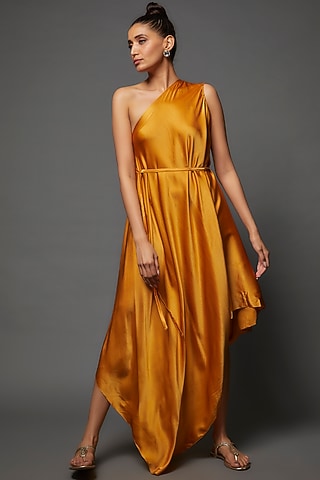 Gold Silk One-Shoulder Dress With Belt by Stephany