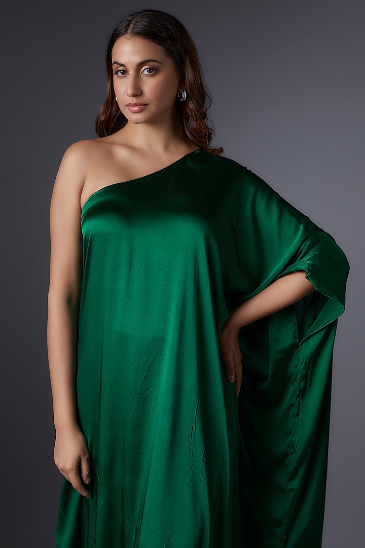 Green Satin Asymmetric & Pleated Dress Design by Zwaan at Pernia's Pop Up  Shop 2024