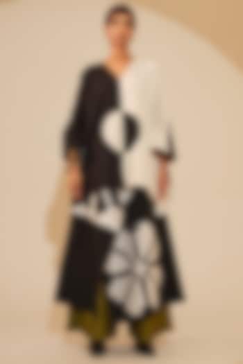 Black & Natural Beige Crushed Cotton Hand Block Printed Top by STOIQUE at Pernia's Pop Up Shop