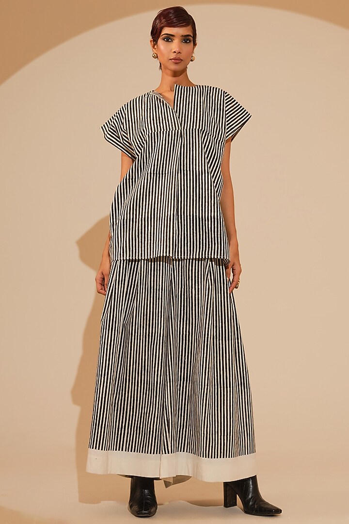 Black & Natural Beige Handwoven Cotton Pants by STOIQUE  at Pernia's Pop Up Shop