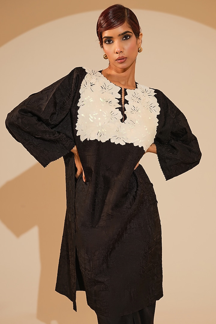 Black & Natural Beige Crushed Silk Tunic by STOIQUE at Pernia's Pop Up Shop