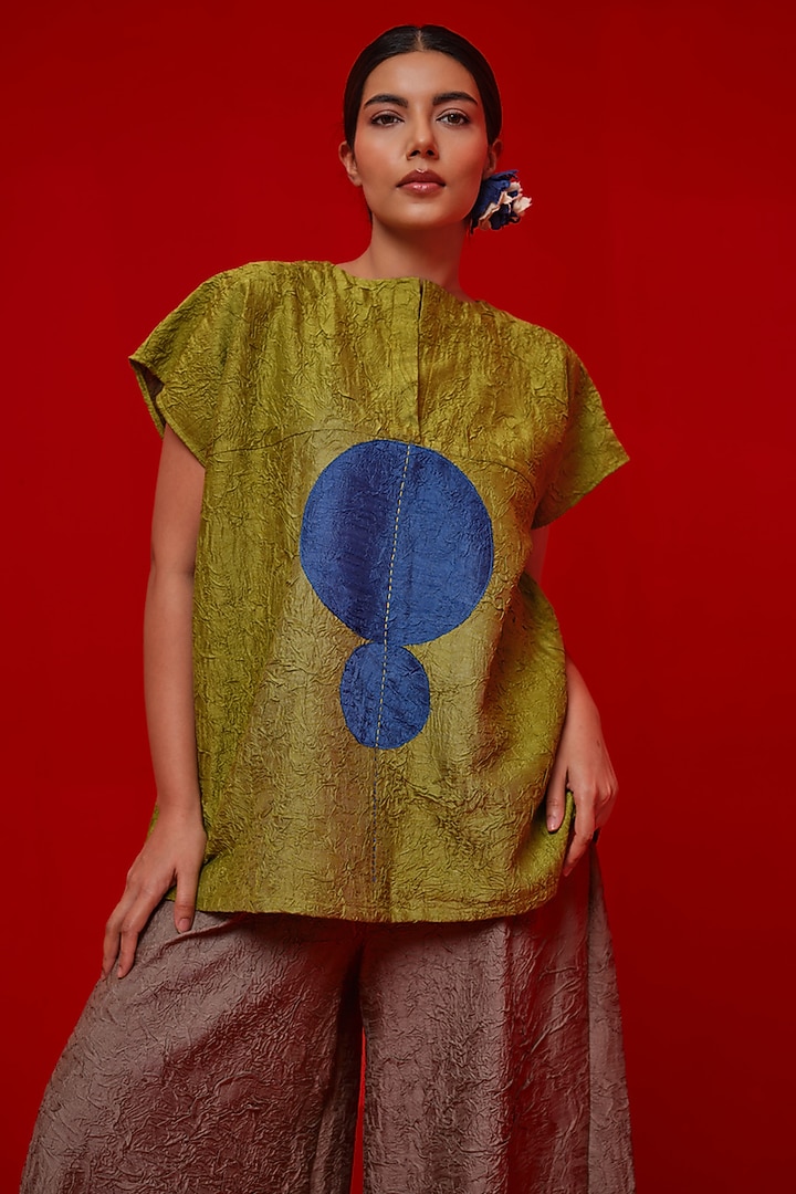 Leaf Green Hand-Crushed Silk Applique Work Top by STOIQUE at Pernia's Pop Up Shop
