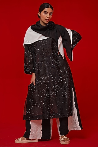 Black Mysore Silk Color Blocked Square Scarf by STOIQUE