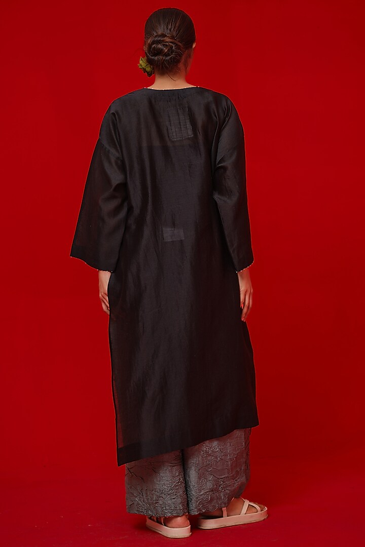 Black & Grey Silk Chanderi Applique Work Tunic by STOIQUE at Pernia's Pop Up Shop