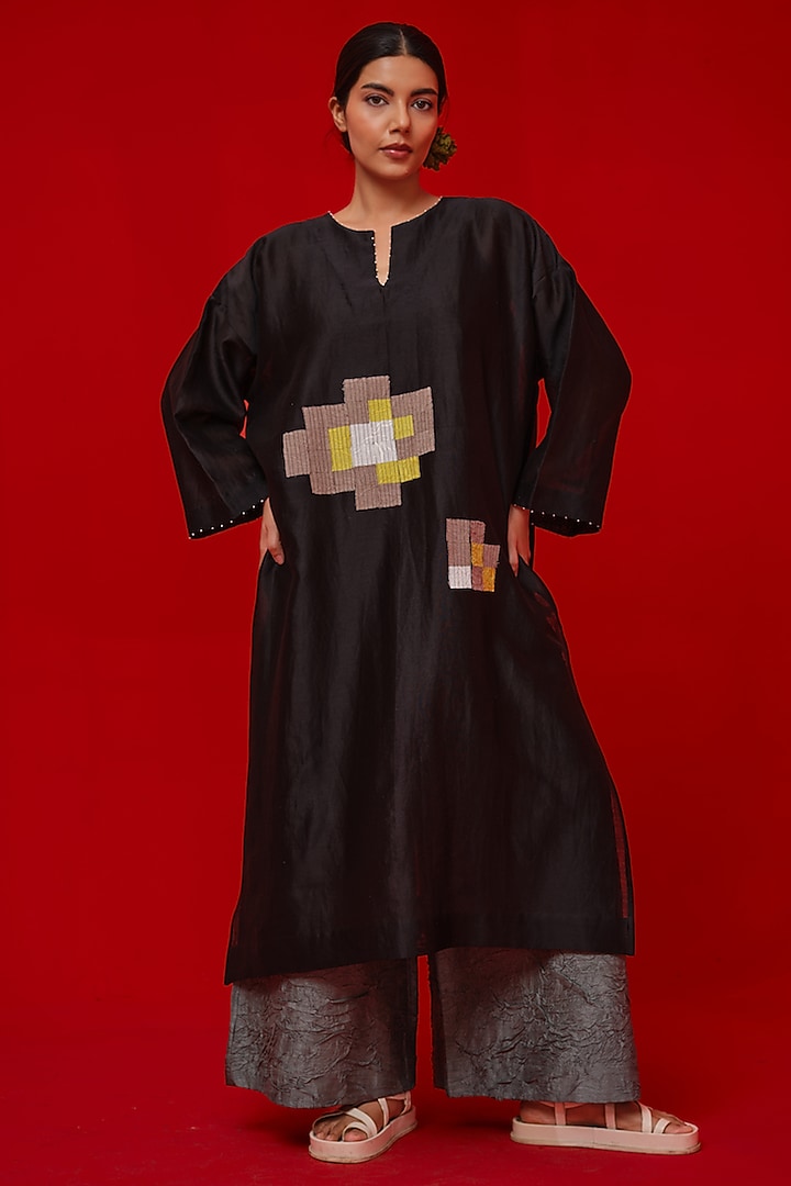 Black & Grey Silk Chanderi Applique Work Tunic by STOIQUE at Pernia's Pop Up Shop