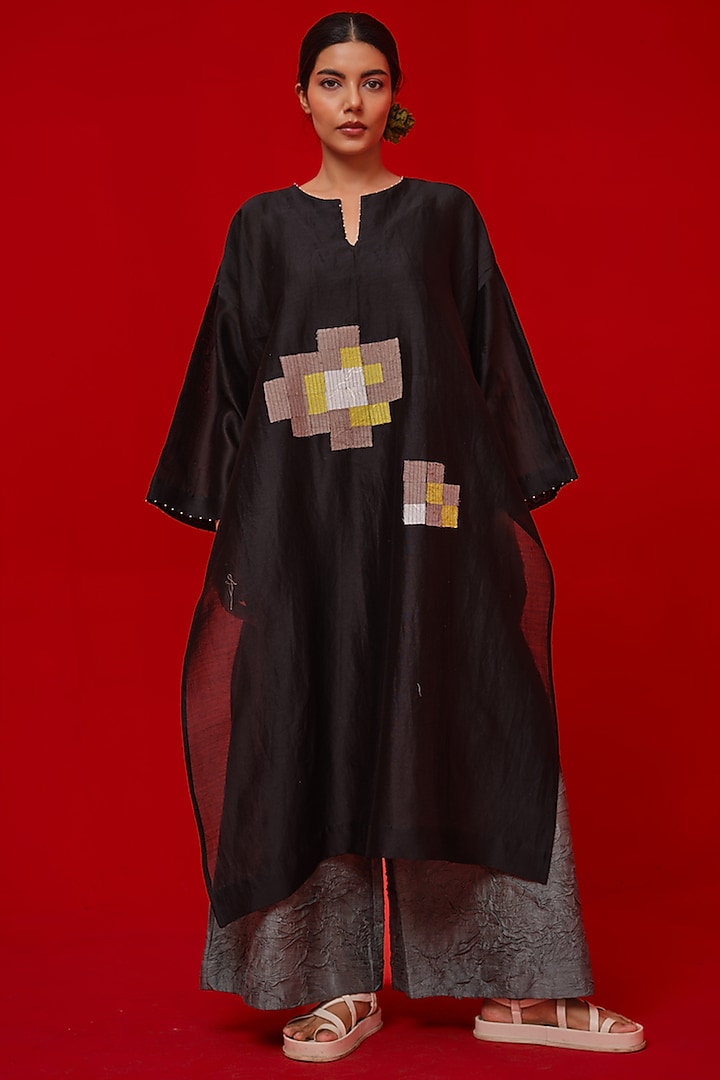Black & Grey Silk Chanderi Applique Work Tunic by STOIQUE at Pernia's Pop Up Shop