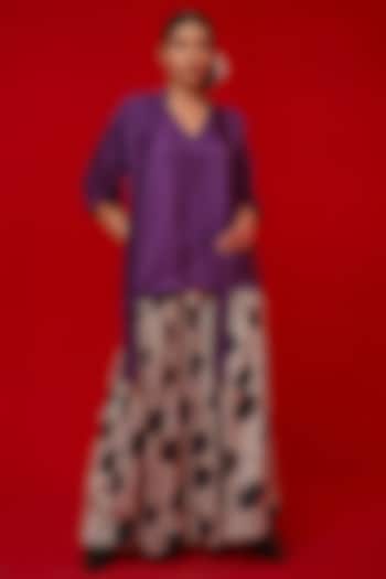 Black & Grey Satin Digital Printed Flared Pants by STOIQUE at Pernia's Pop Up Shop
