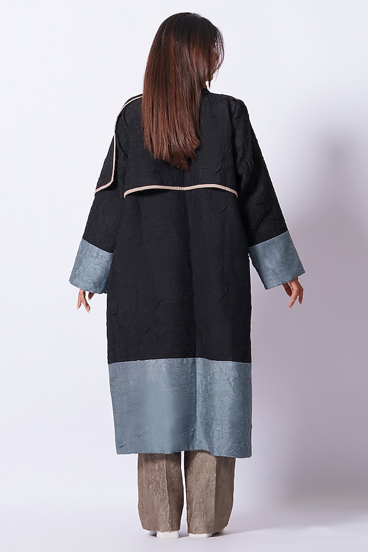 Black & Teal Mysore Silk Color-Blocked Overlay by STOIQUE at Pernia's Pop Up Shop