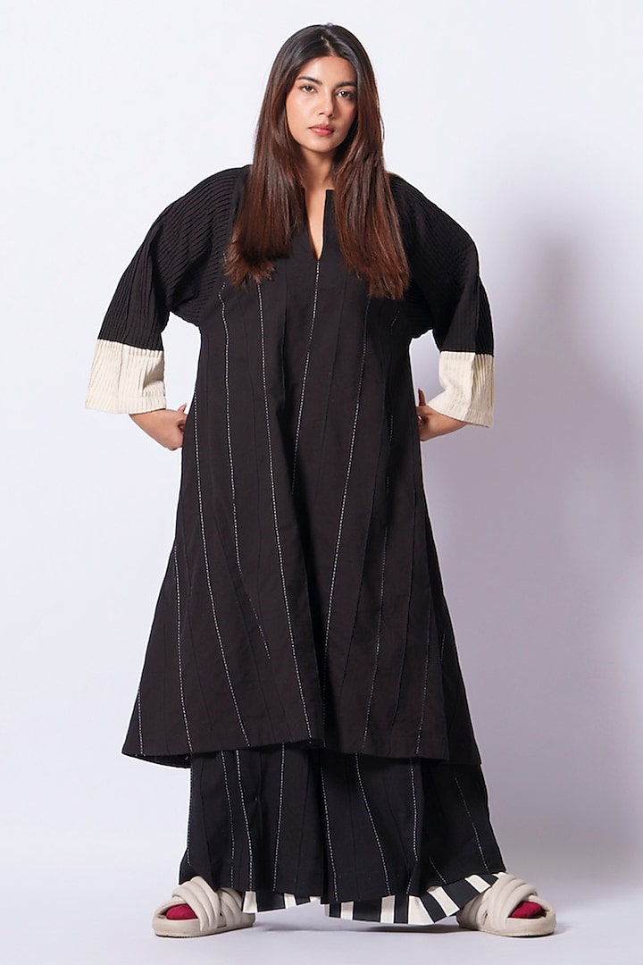 Black Cotton Matty Relaxed Tunic by STOIQUE at Pernia's Pop Up Shop