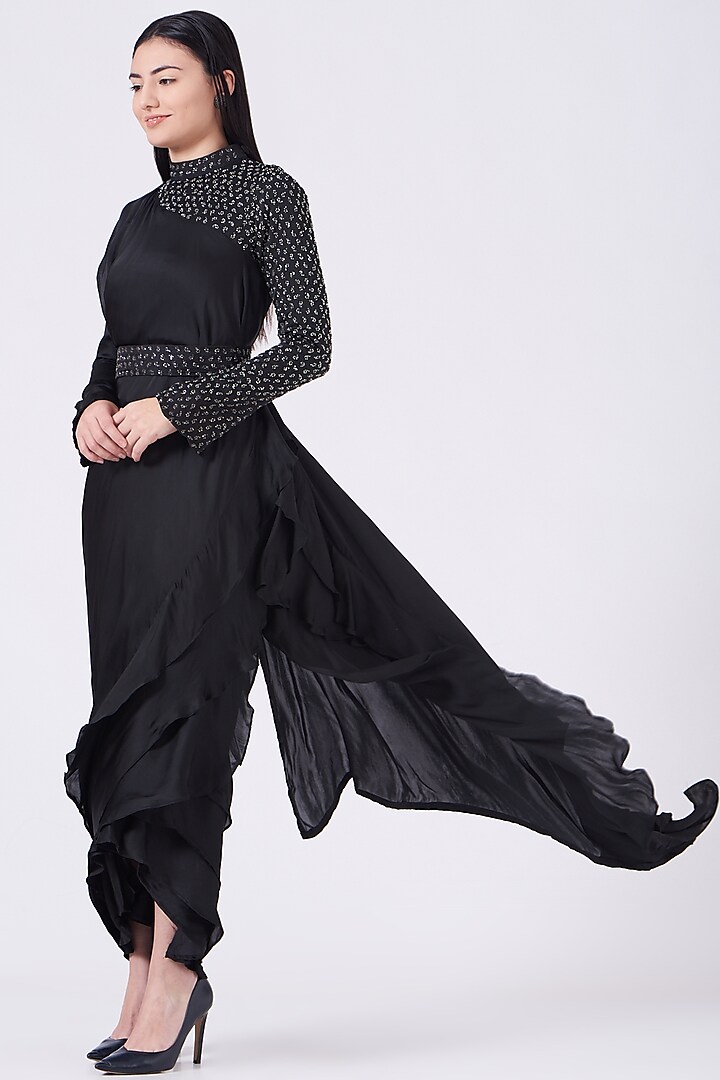 Black Pre-Stitched Saree Set by Studio Surbhi