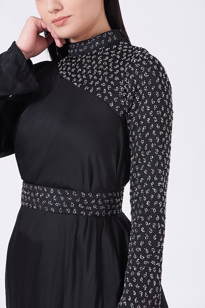 Black Pre-Stitched Party Wear Saree Set by Studio Surbhi at Pernia's Pop Up Shop