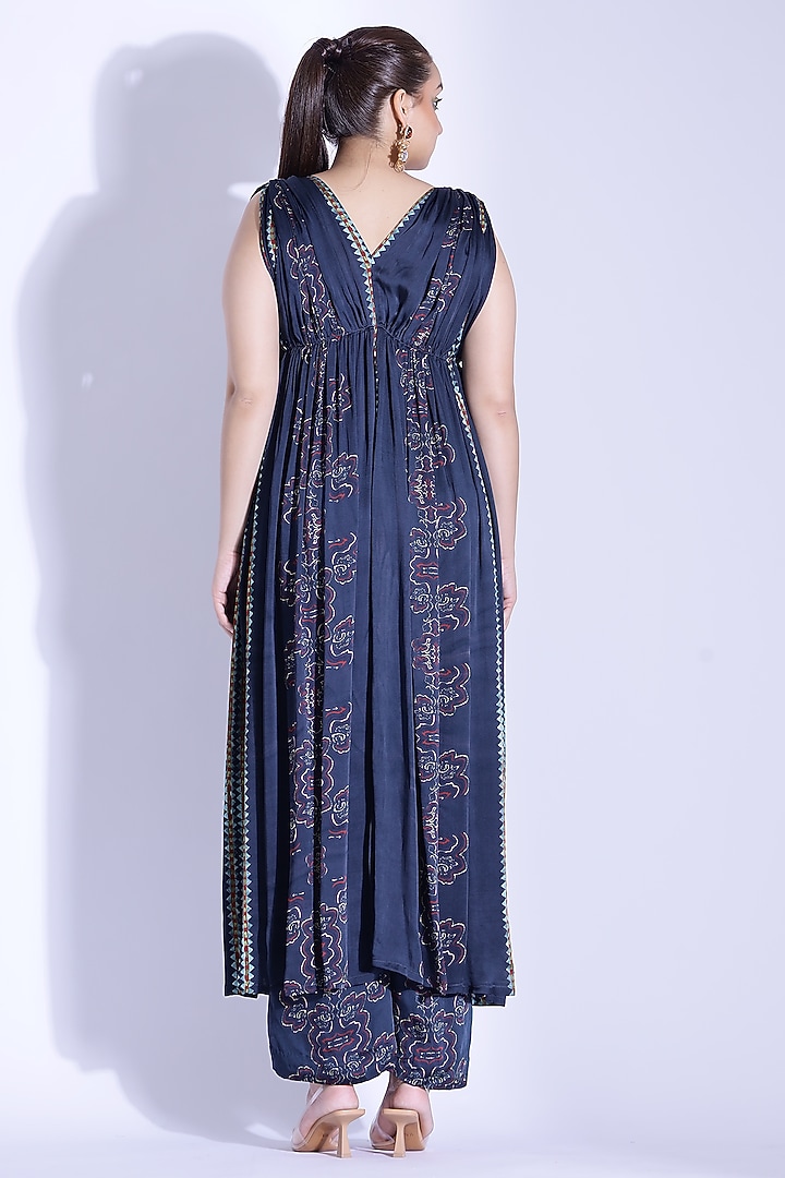 Navy blue Georgette Satin Digital Printed Draped Kurta Set by Studio Surbhi at Pernia's Pop Up Shop