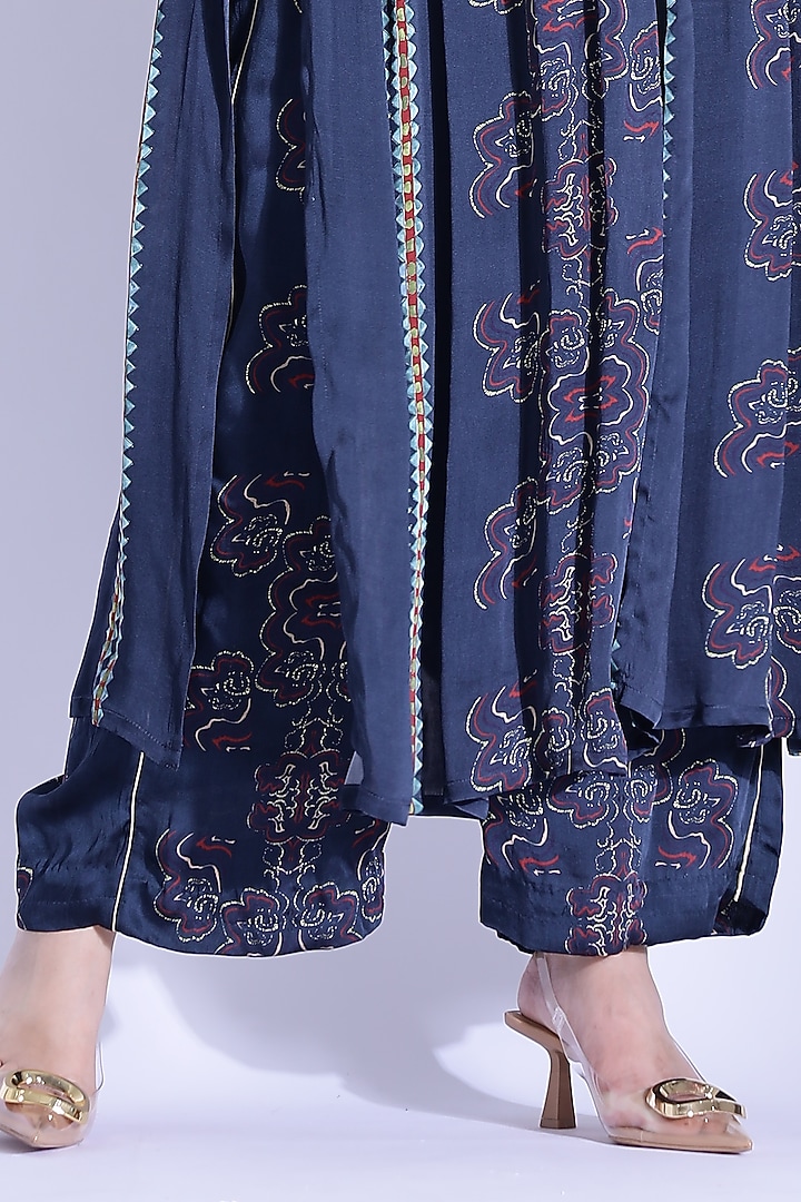 Navy blue Georgette Satin Digital Printed Draped Kurta Set by Studio Surbhi at Pernia's Pop Up Shop