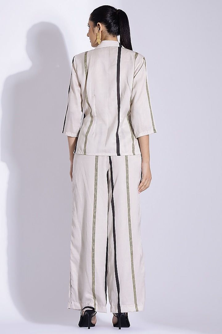 Off-white Cotton Silk Digital Printed Co-Ord Set by Studio Surbhi at Pernia's Pop Up Shop