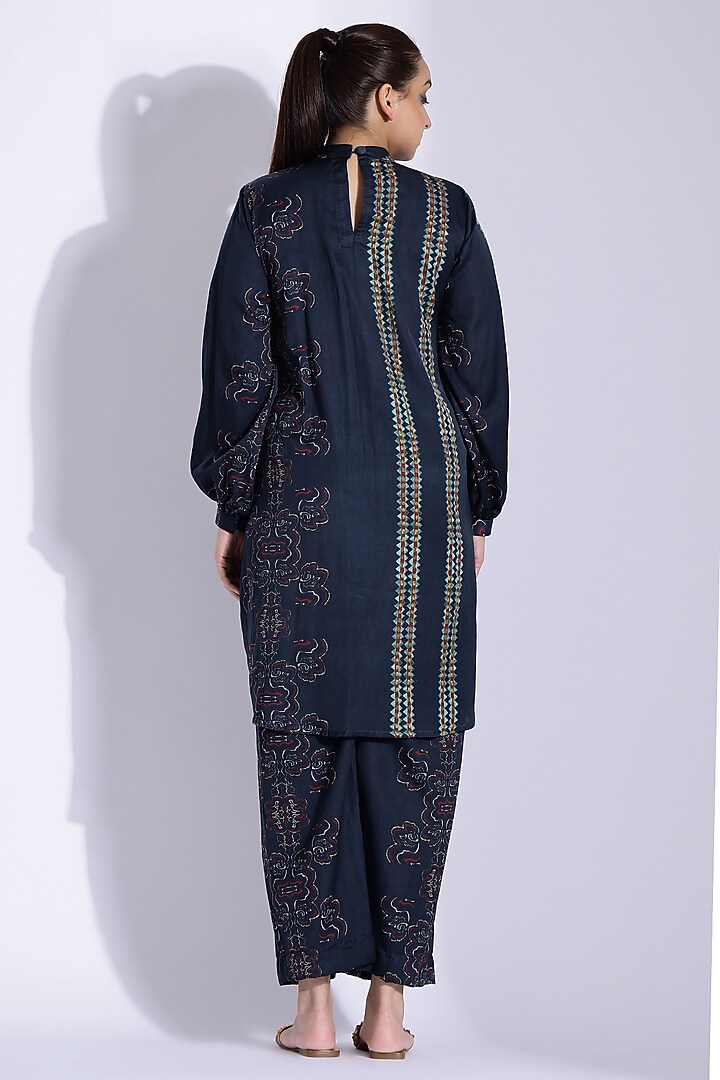 Navy Blue Cotton Silk Digital Printed Kurta Set by Studio Surbhi at Pernia's Pop Up Shop