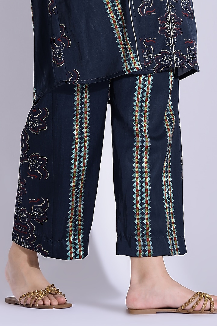 Navy Blue Cotton Silk Digital Printed Kurta Set by Studio Surbhi at Pernia's Pop Up Shop